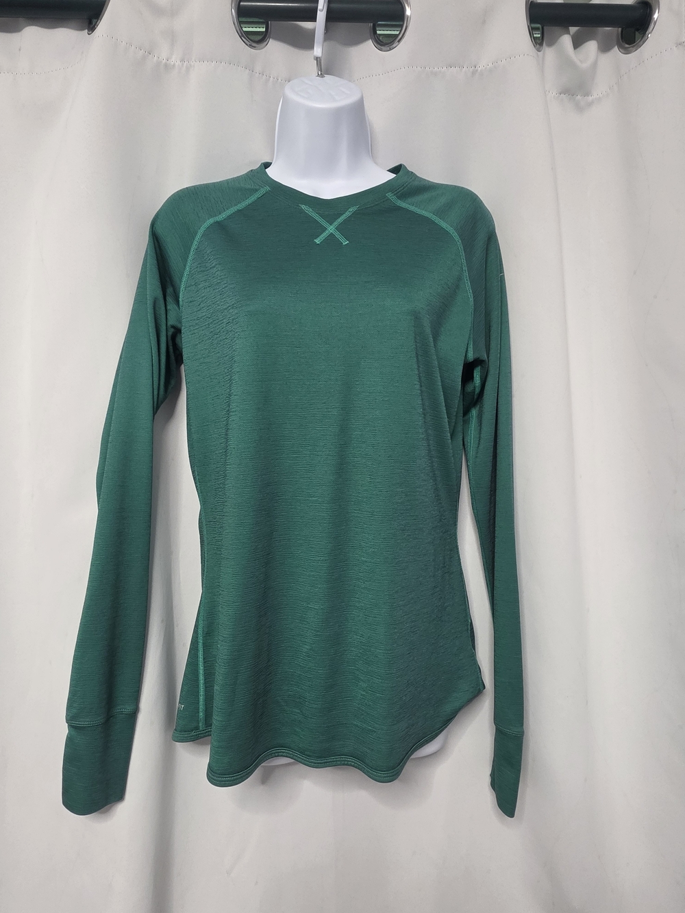 Nike Women's Long-Sleeve Crew Top in Forest Green